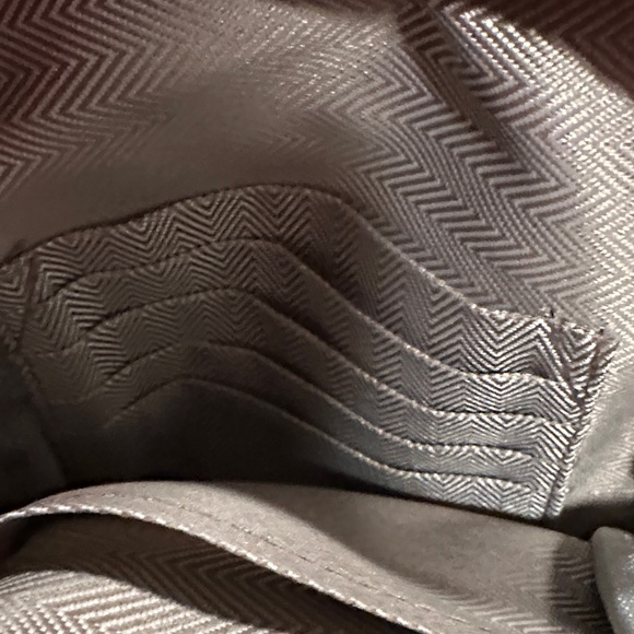 Stylish Black Crossbody Bag with Patterned Strap - Picture 6 of 7